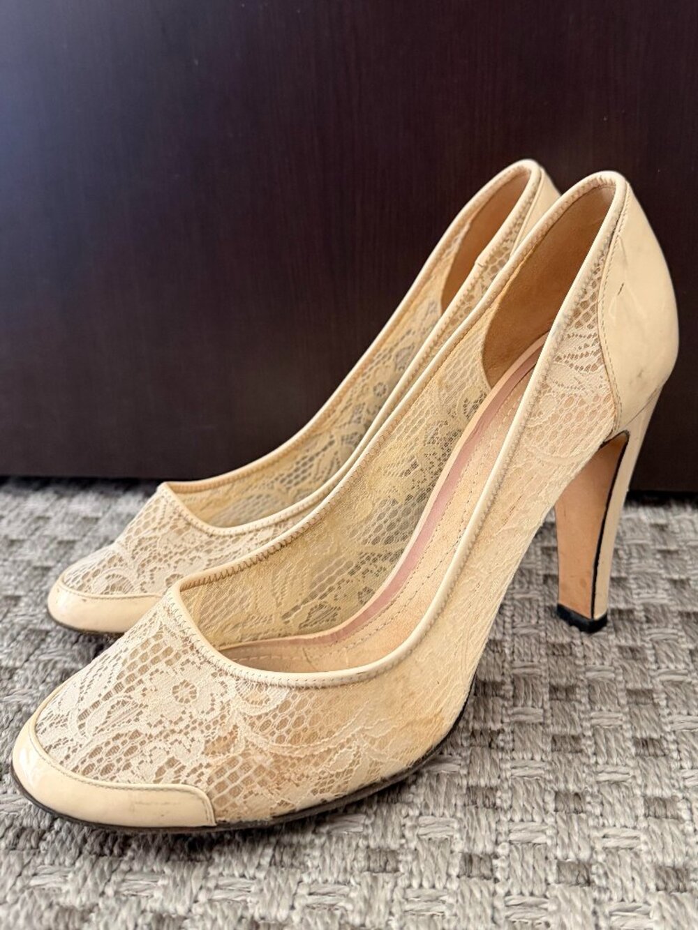 Marc Jacobs lace overlay pumps - cream colour